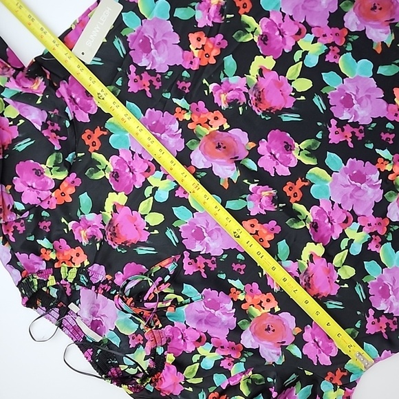 Sunny Leigh Juliet Women's Multi Colour Floral Blouse Print Lightweight Size 3X - Picture 12 of 12